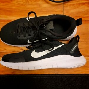 Women's Black and White Nike Flex